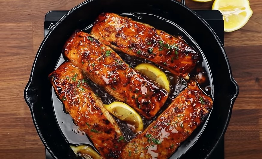 Easy Honey Garlic Salmon Recipe 