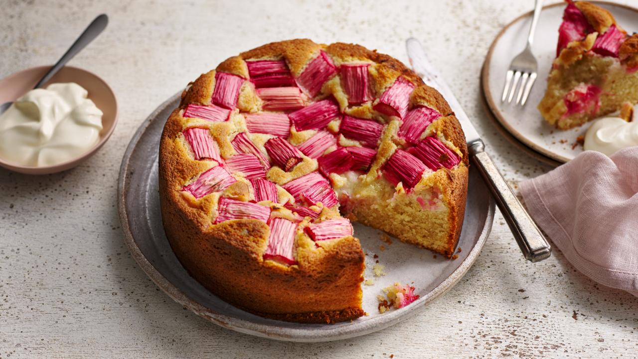 Rhubarb cake recipe - BBC Food